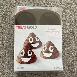 Rosanna Pansino Treat Mold